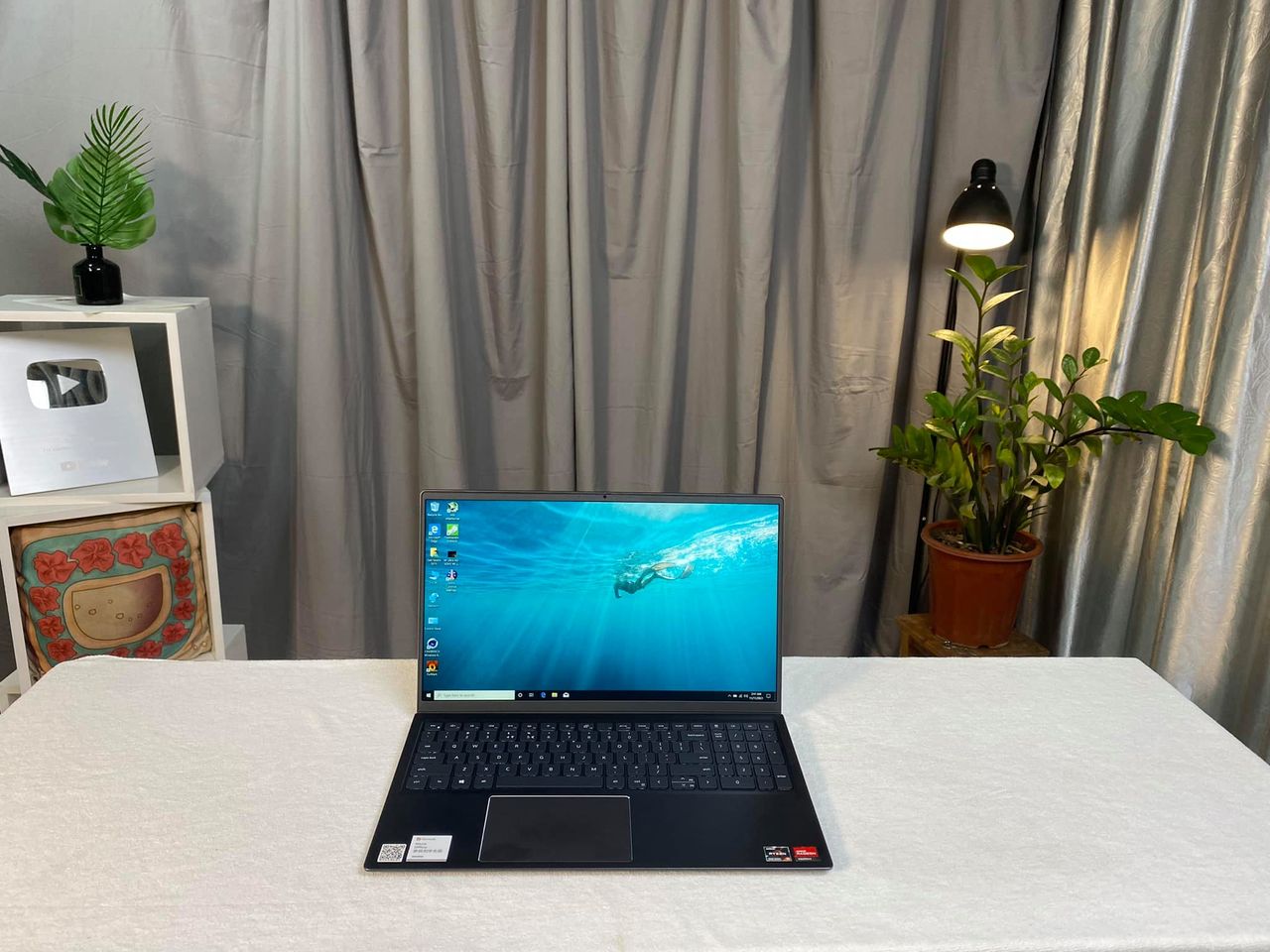 Laptop Dell Vostro 5515.jpeg